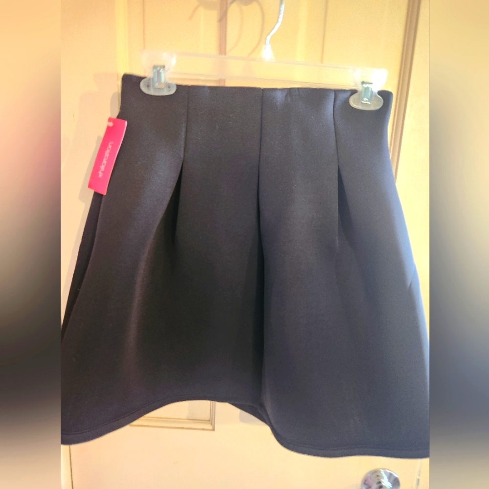 Elegant Black Party Skirt With Darts